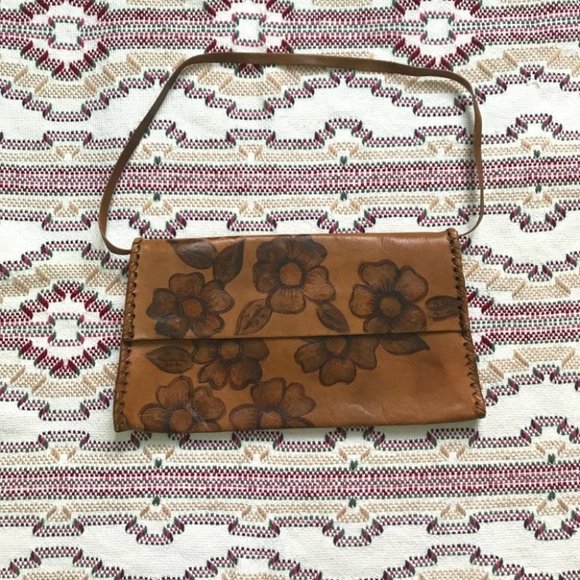 Vintage Hand Tooled  Leather Purse - Picture 2 of 13